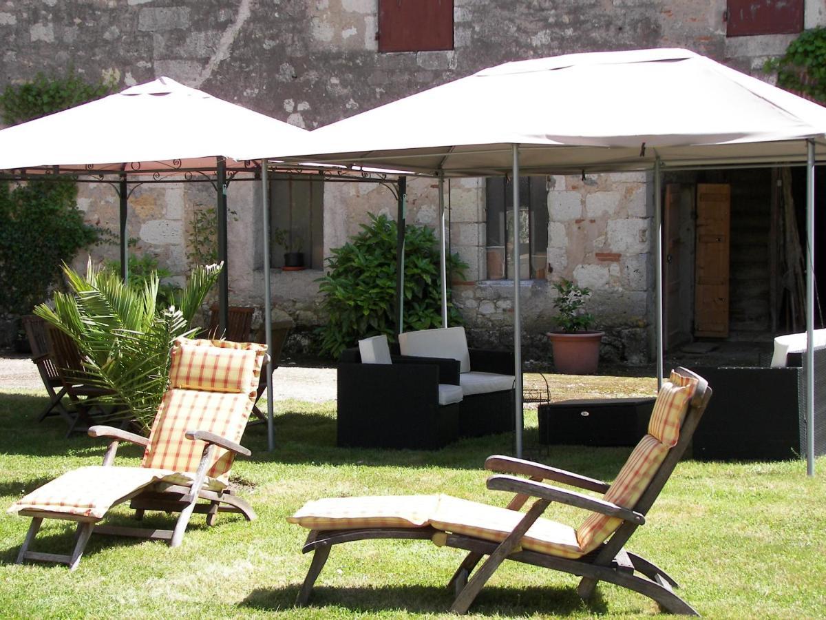 Domaine Du Noble Saint-Jean-de-Thurac Exterior foto