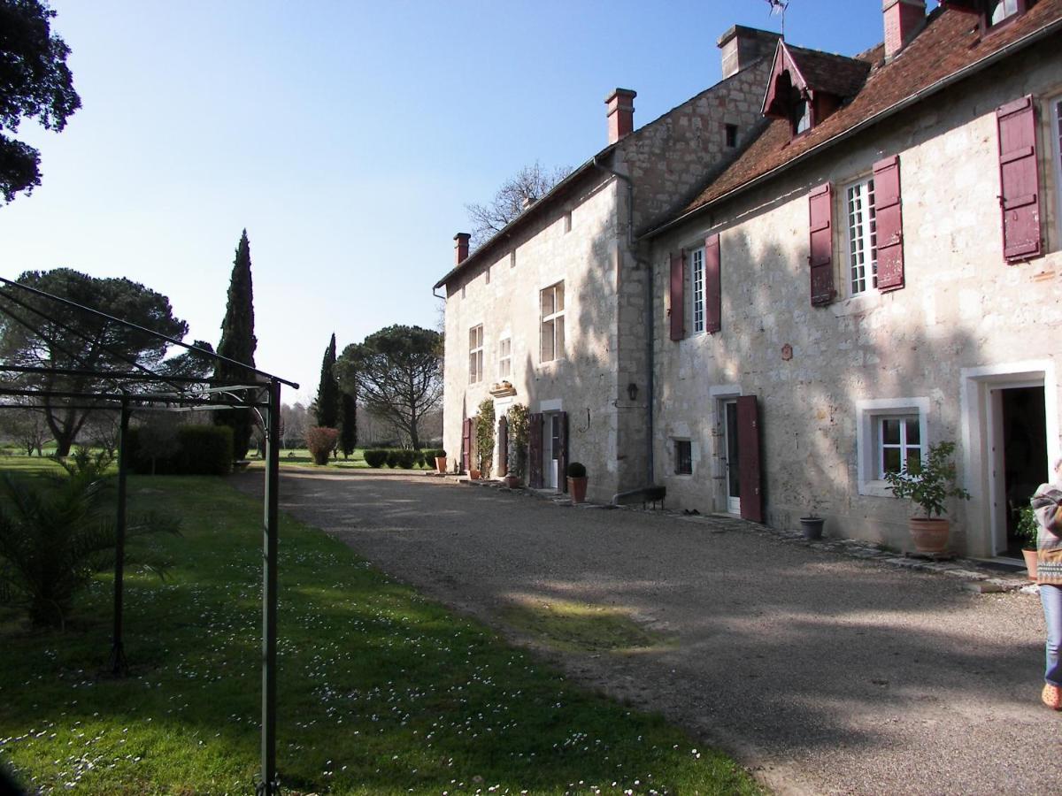 Domaine Du Noble Saint-Jean-de-Thurac Exterior foto