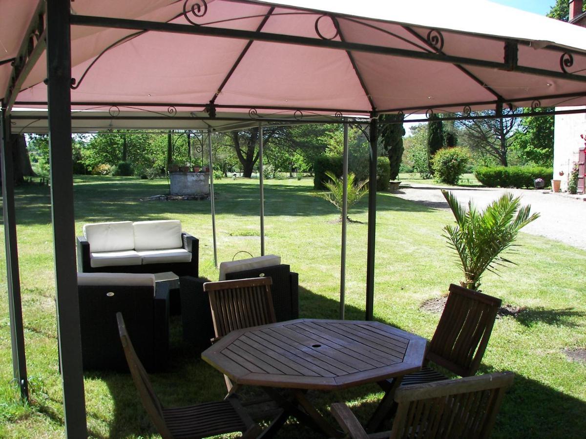 Domaine Du Noble Saint-Jean-de-Thurac Exterior foto