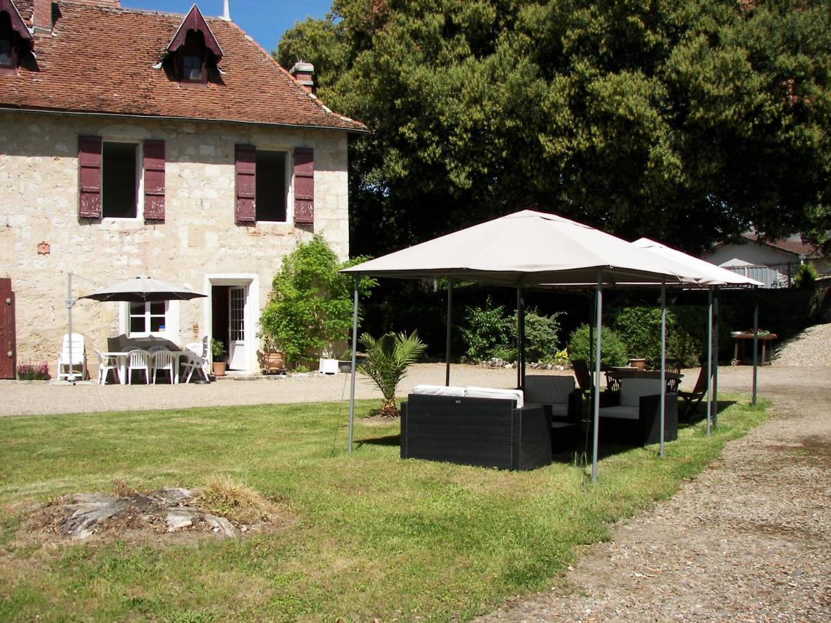 Domaine Du Noble Saint-Jean-de-Thurac Exterior foto